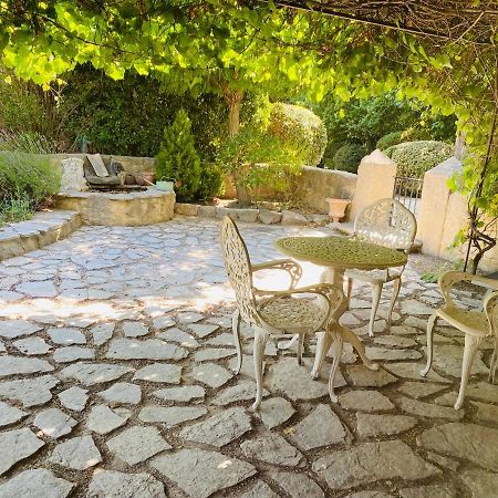 Gite Des Carmes And Spa Le Thor Exterior photo